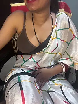 Snapshot of Spicy_sari_girl chatting on 03/19/25, 09:27 Spicy sari girl online show from 03/19/25, 09:27