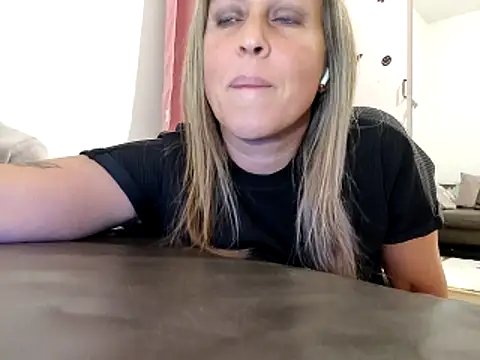 sweethotmilf888 online show from 12/03/25, 04:49