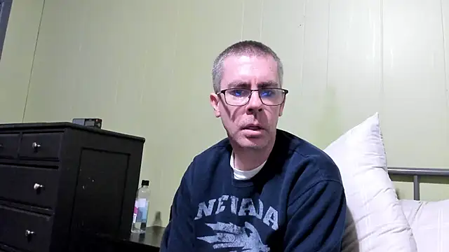 Snapshot of ImportantEquator0 chatting on 10/31/25, 01:01 ImportantEquator0 online show from 10/31/25, 01:01