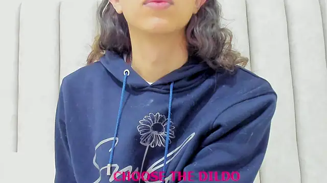 FreyaMoller online show from 11/03/25, 07:04