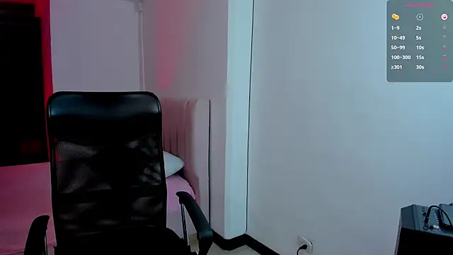 sophie alice  online show from 12/18/25, 12:44