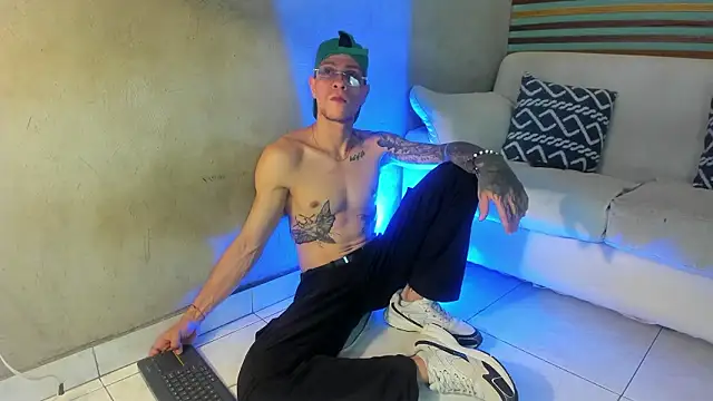 french sexx online show from 02/15/26, 07:54