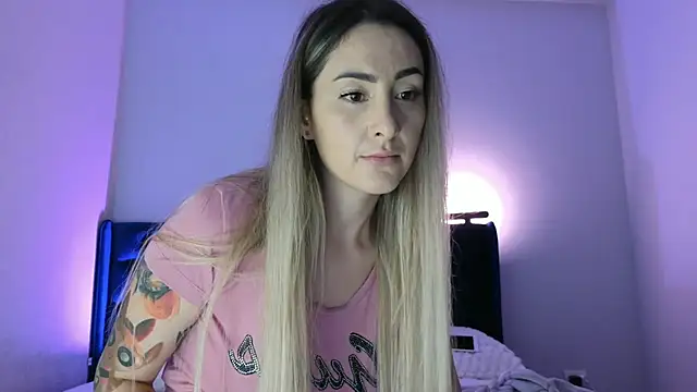 Snapshot of kimmie_meow chatting on 02/10/25, 07:07 kimmie meow online show from 02/10/25, 07:07