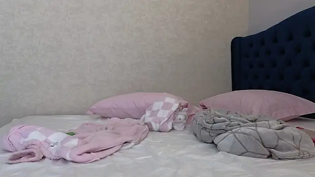 Snapshot of kimmie_meow chatting on 02/14/25, 10:14 kimmie meow online show from 02/14/25, 10:14