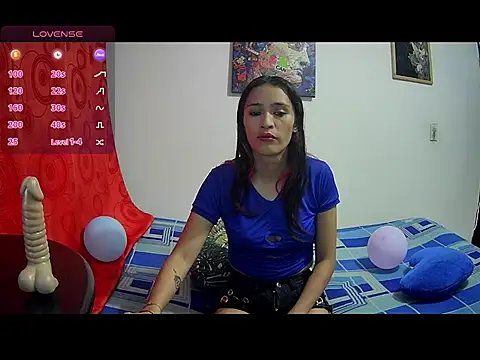 Snapshot of Hanha00 chatting on 01/11/25, 12:33 Hanha00 online show from 01/11/25, 12:33