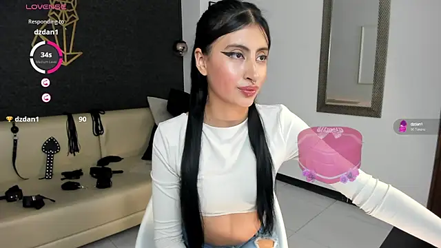 Snapshot of RACHEL_EV chatting on 03/19/25, 04:36 RACHEL EV online show from 03/19/25, 04:36