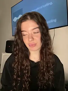 Kimi Ass online show from 11/06/25, 10:16