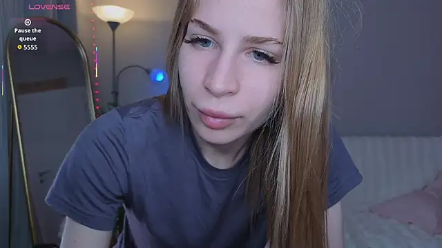 Snapshot of Elis_Fox chatting on 04/25/26, 10:07 Elis Fox online show from 04/25/26, 10:07