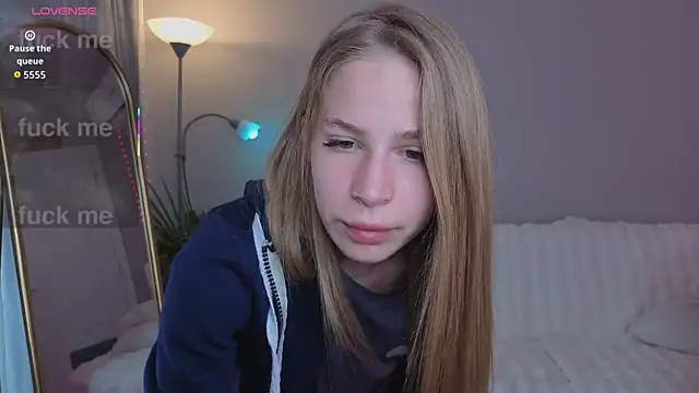 Snapshot of Elis_Fox chatting on 05/15/26, 11:06 Elis Fox online show from 05/15/26, 11:06