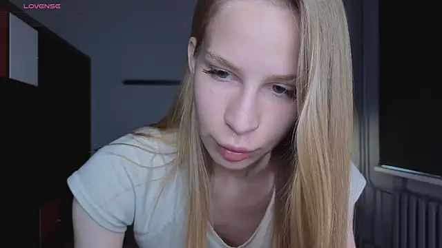 Snapshot of Elis_Fox chatting on 06/23/26, 09:18 Elis Fox online show from 06/23/26, 09:18