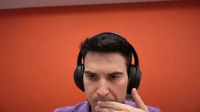 Snapshot of streamy_test11 chatting on 05/26/26, 12:23 streamy test11 online show from 05/26/26, 12:23