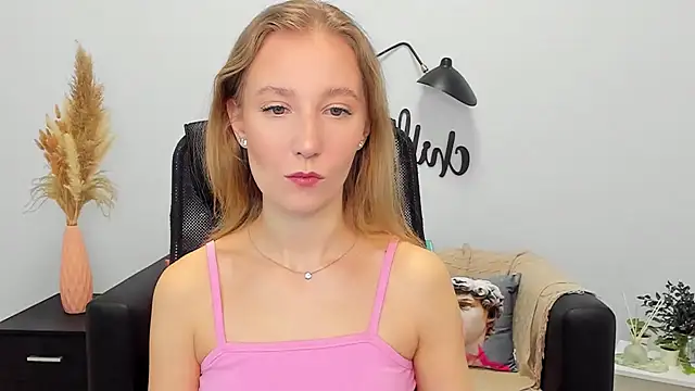 Snapshot of LolaWilsons chatting on 02/06/25, 06:18 LolaWilsons online show from 02/06/25, 06:18