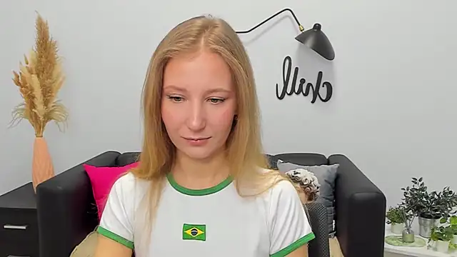 LolaWilsons online show from 12/17/25, 07:14