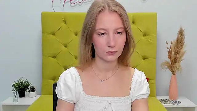 Snapshot of LolaWilsons chatting on 05/02/26, 07:24 LolaWilsons online show from 05/02/26, 07:24
