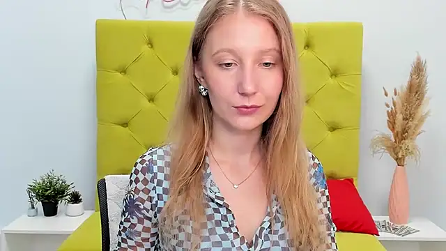 Snapshot of LolaWilsons chatting on 05/11/26, 02:45 LolaWilsons online show from 05/11/26, 02:45