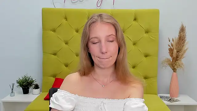 Snapshot of LolaWilsons chatting on 05/20/26, 06:52 LolaWilsons online show from 05/20/26, 06:52