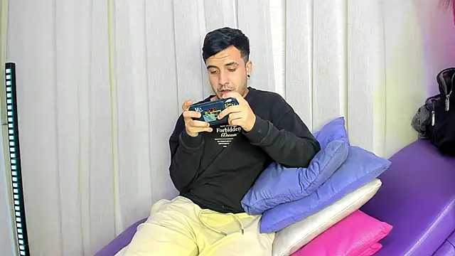 SlimLoves online show from 02/08/26, 07:12