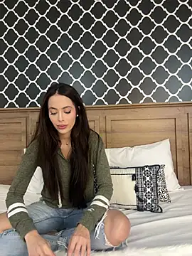 Snapshot of Amber_Rush_ chatting on 02/17/25, 10:47 Amber Rush  online show from 02/17/25, 10:47