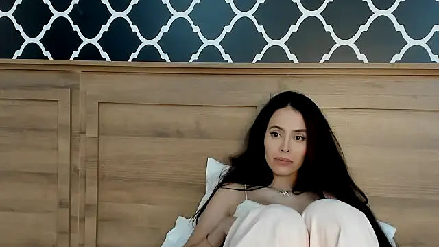 Snapshot of Amber_Rush_ chatting on 03/20/25, 02:08 Amber Rush  online show from 03/20/25, 02:08