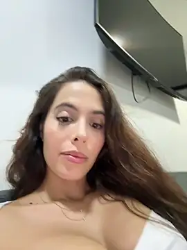 Snapshot of Amber_Rush_ chatting on 10/01/25, 08:04 Amber Rush  online show from 10/01/25, 08:04