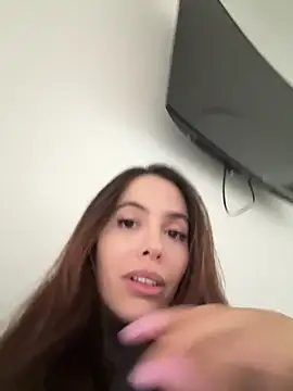 Snapshot of Amber_Rush_ chatting on 10/15/25, 08:09 Amber Rush  online show from 10/15/25, 08:09