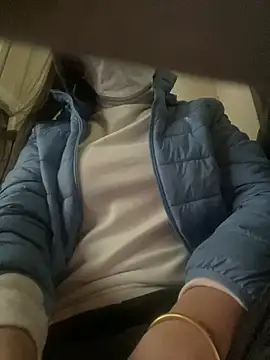 Tuongvy05 online show from 02/25/25, 04:21