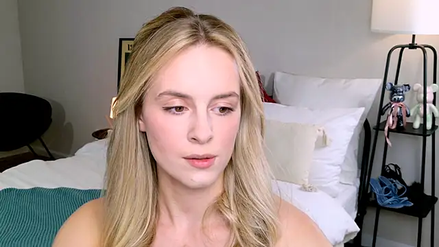 RozzitaBedberry online show from 09/28/25, 02:00