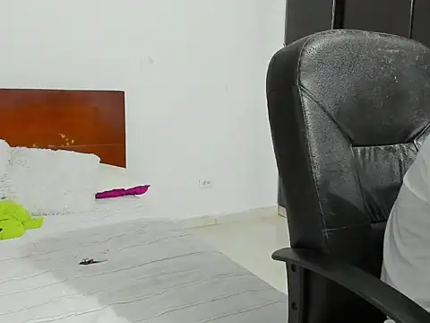 Chandler ken online show from 10/29/25, 01:08