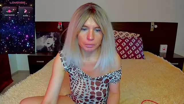 Hanna Becrett17 online show from 03/07/25, 10:02