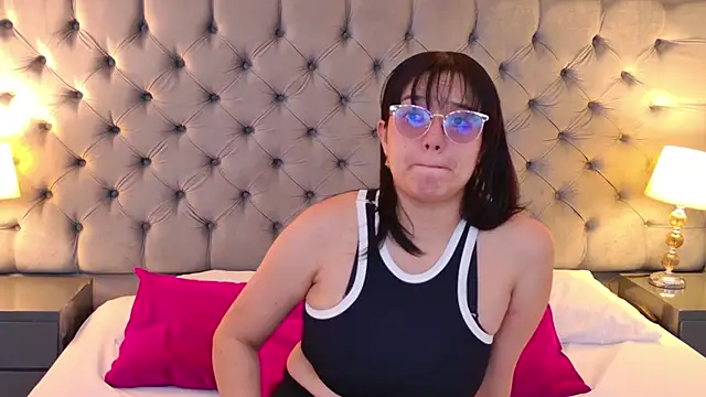 SamantaG online show from 03/17/26, 01:36