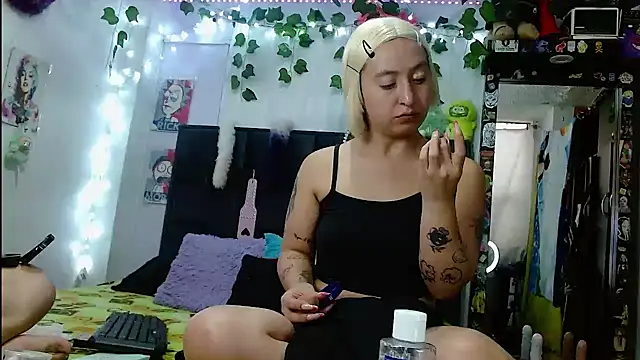 the lesbian game online show from 07/27/26, 05:31