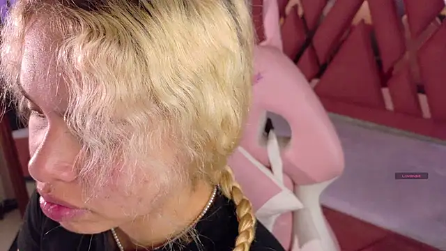 Haelycute online show from 12/03/25, 11:19