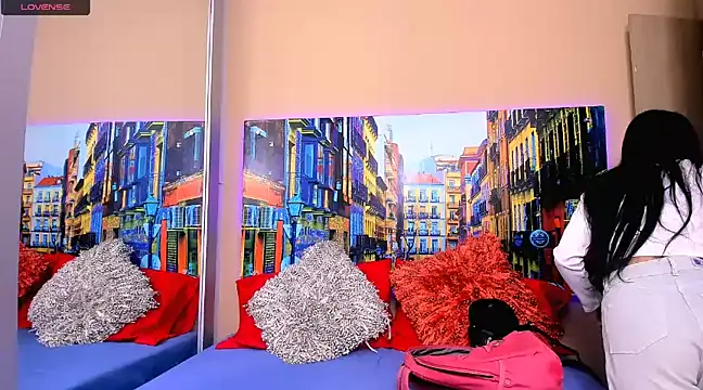 Snapshot of CristalLoren chatting on 02/11/25, 12:27 CristalLoren online show from 02/11/25, 12:27