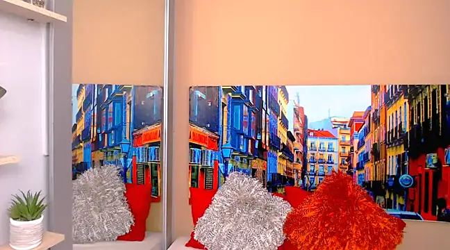 Snapshot of CristalLoren chatting on 02/12/25, 11:51 CristalLoren online show from 02/12/25, 11:51