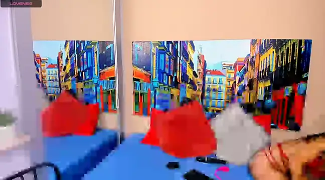 Snapshot of CristalLoren chatting on 03/10/25, 11:21 CristalLoren online show from 03/10/25, 11:21