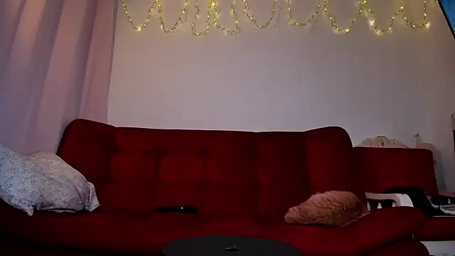 Snapshot of ohpetitemuse chatting on 02/27/25, 07:04 ohpetitemuse online show from 02/27/25, 07:04