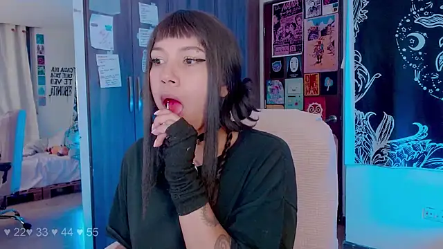 melissahowl online show from 10/08/25, 01:03