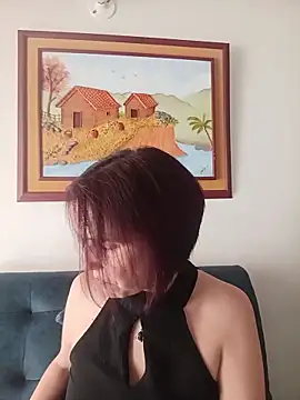 Snapshot of IsisBlake chatting on 06/19/26, 05:39 IsisBlake online show from 06/19/26, 05:39