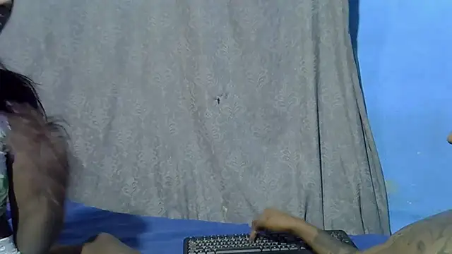 indiangeni20 online show from 04/15/26, 07:43