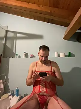 Snapshot of voglioso97 chatting on 02/11/26, 12:43 voglioso97 online show from 02/11/26, 12:43