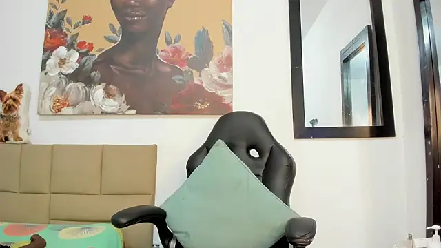 Snapshot of lilybaudyn_ chatting on 10/27/25, 07:07 lilybaudyn online show from 10/27/25, 07:07