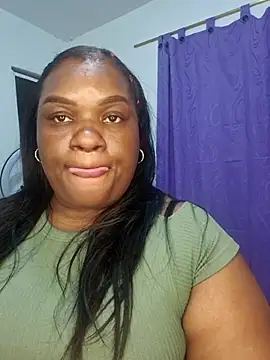 Snapshot of lilybaudyn_ chatting on 10/30/25, 09:26 lilybaudyn online show from 10/30/25, 09:26