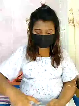 Snapshot of Sexy--queen1 chatting on 01/17/25, 11:06 Sexy--queen1 online show from 01/17/25, 11:06