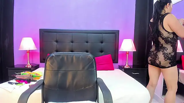 MaduraLuciana online show from 01/18/25, 05:15