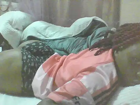 Snapshot of EBONYVANILLA02 chatting on 05/08/26, 12:32 EBONYVANILLA02 online show from 05/08/26, 12:32