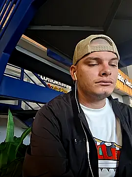  Ottis  online show from 11/06/25, 04:08