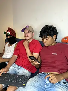  Ottis  online show from 11/11/25, 05:57