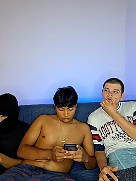  Ottis  online show from 11/29/25, 11:41