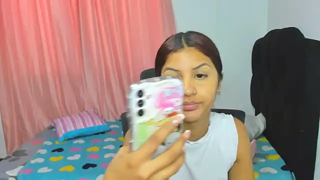 Snapshot of FalakRese chatting on 01/15/25, 06:19 FalakRese online show from 01/15/25, 06:19