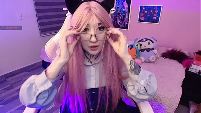 Miwa violet online show from 04/22/26, 01:08